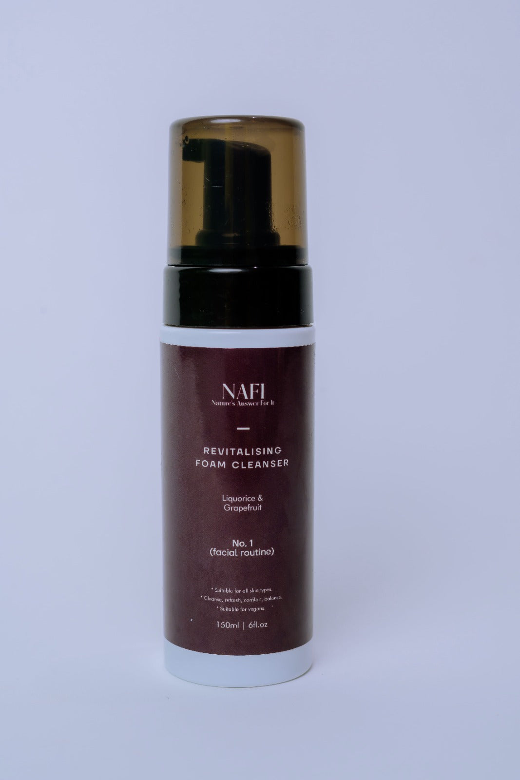 Zyzven Naturals & NAFI Revitalising Foam Cleanser med grapefrukt, lakrits och jordgubb 150ml